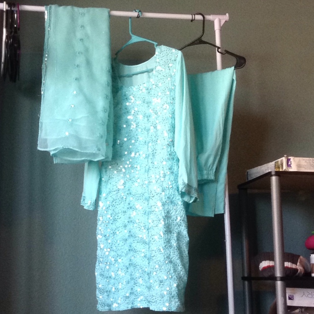 Indian/Pakistani shulwar kameez dress